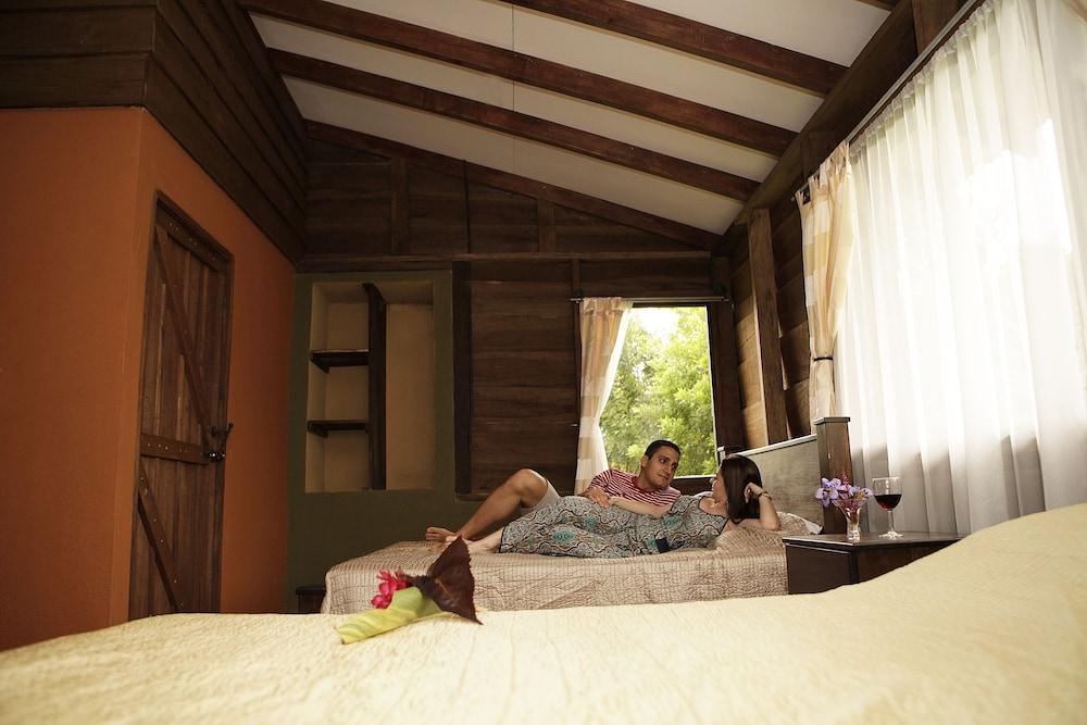 Hotel Colinas del Miravalles