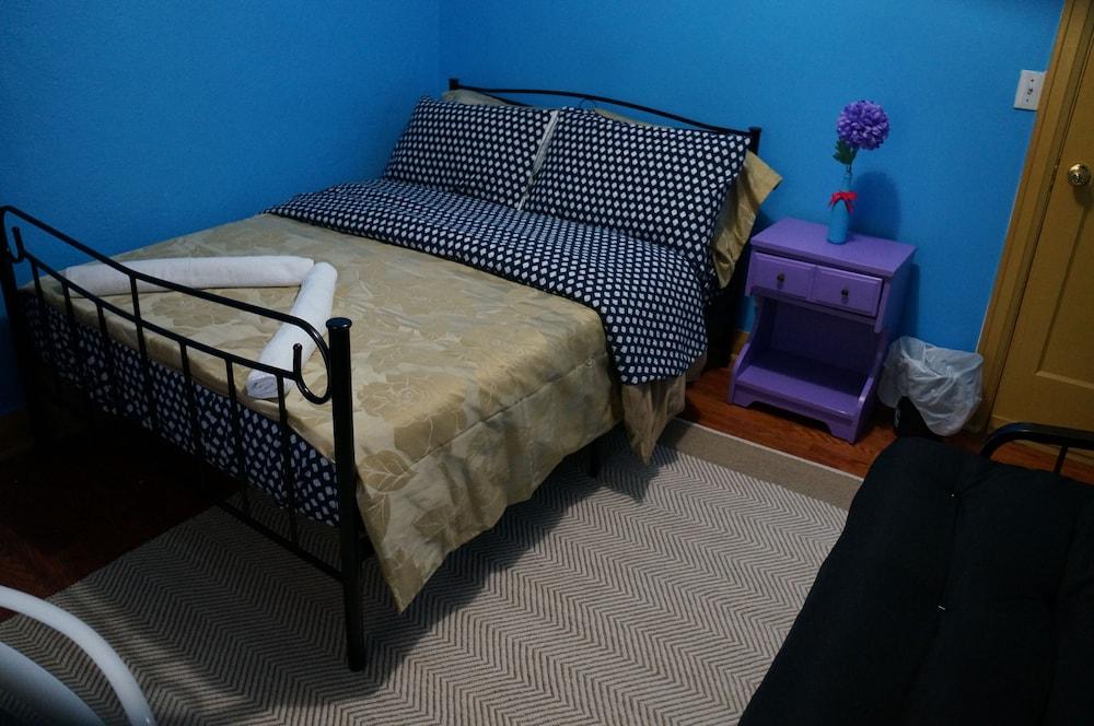 Kensington Market House