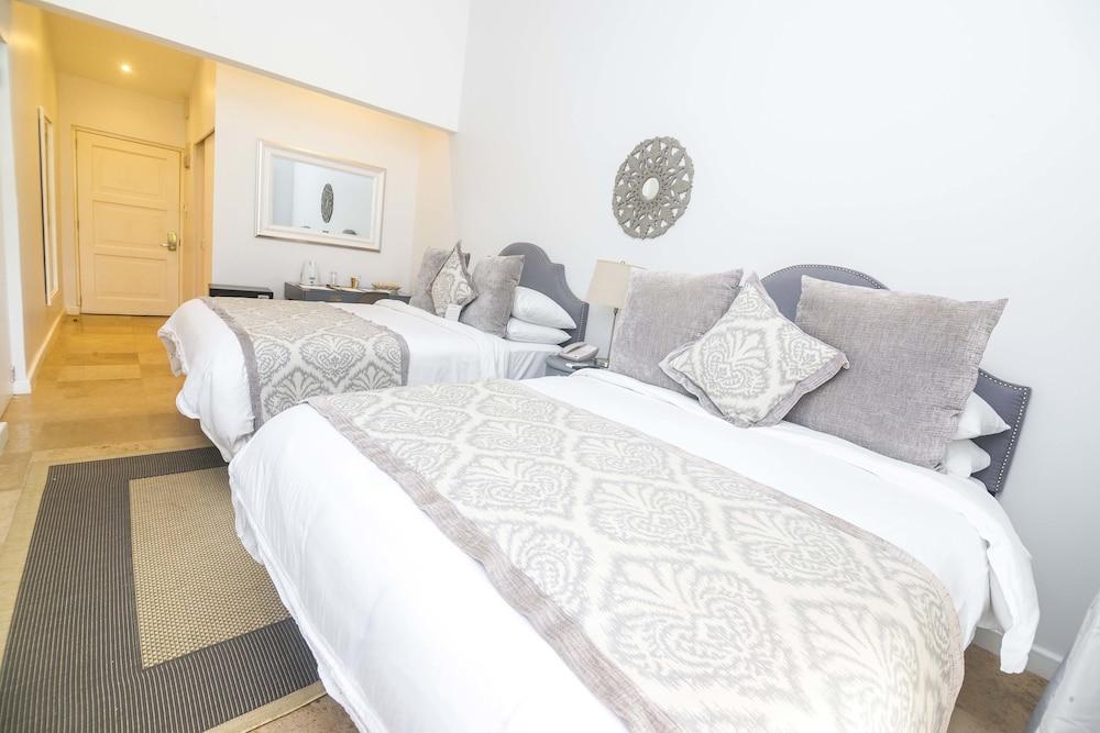 Blue Lagoon Hotel & Marina