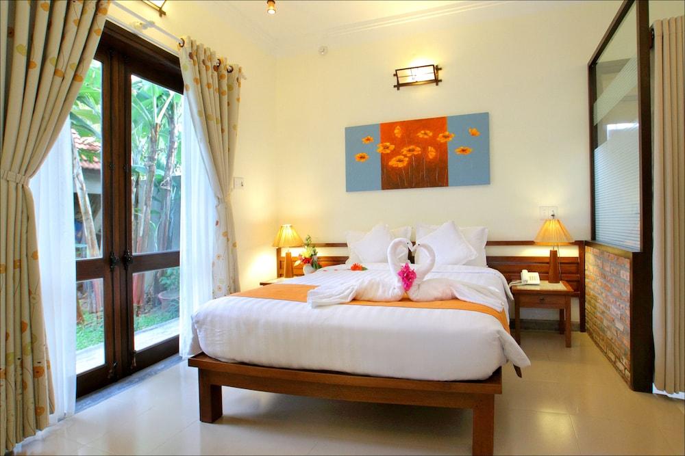 Van Lan Riviera Villas