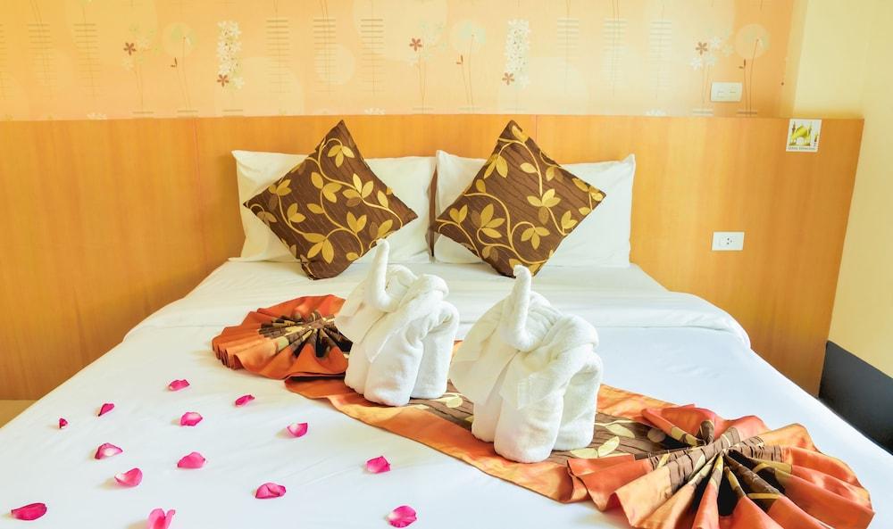 The Orange City Resort