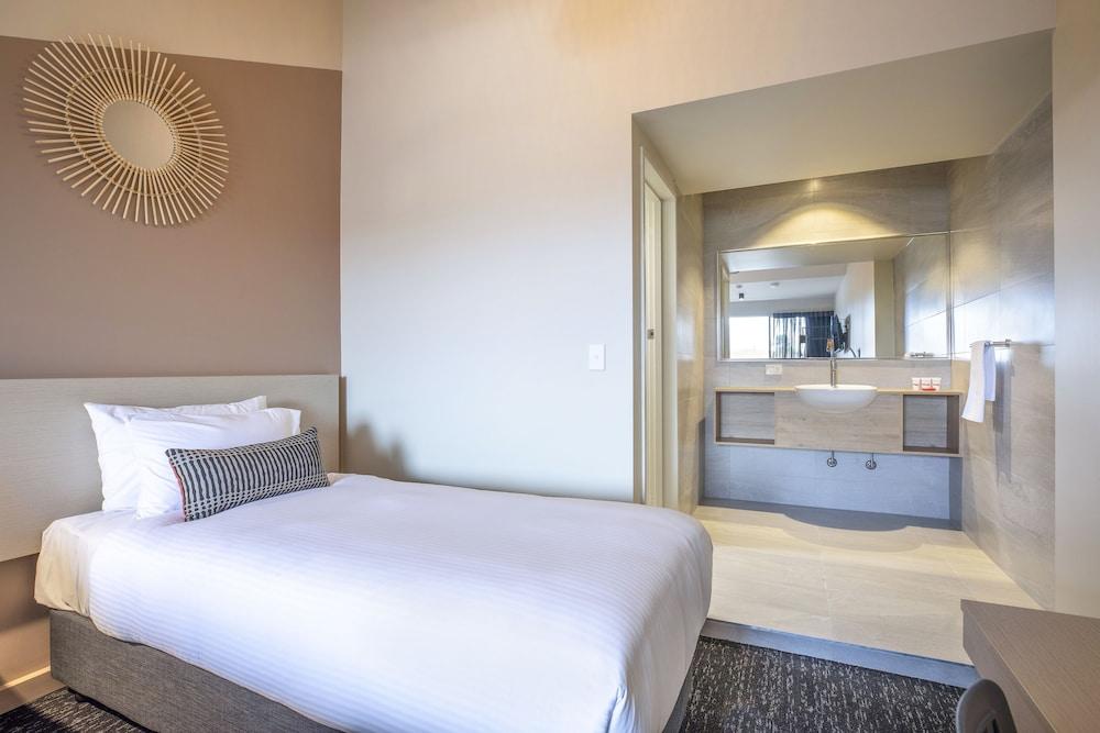 Nightcap at Manhattan Hotel