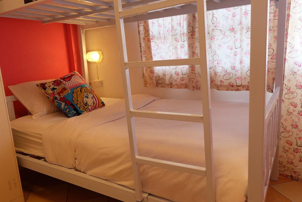 Finlay House - Hostel