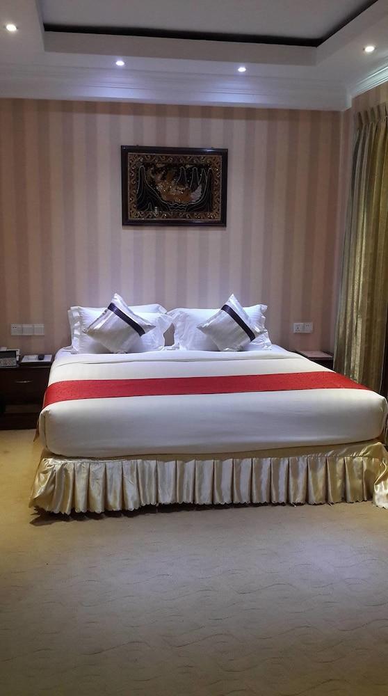 Yadanar Theingi Hotel