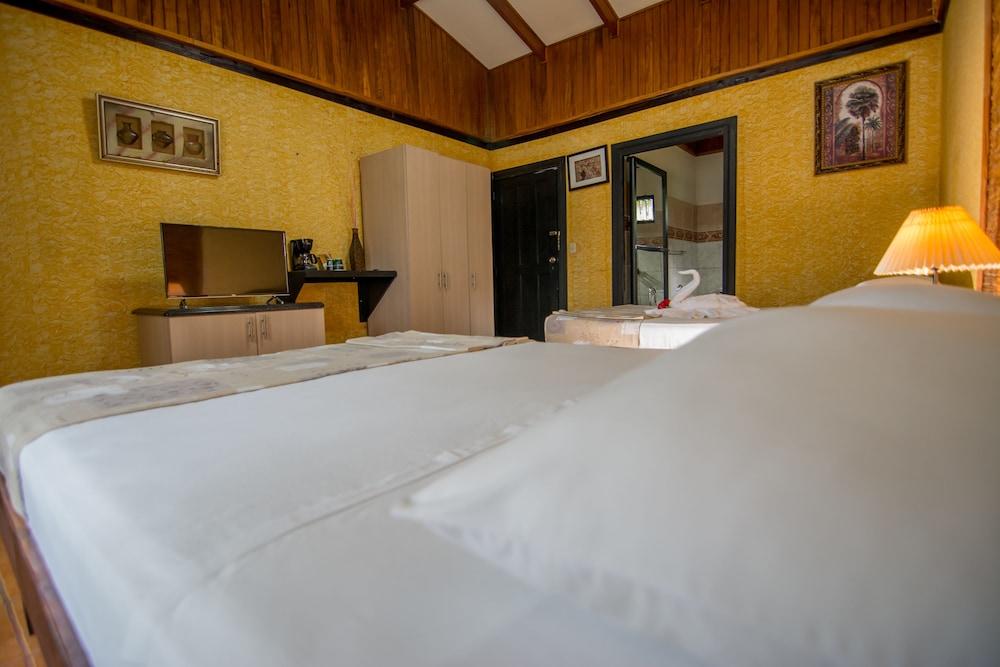 Pacific Paradise Resort