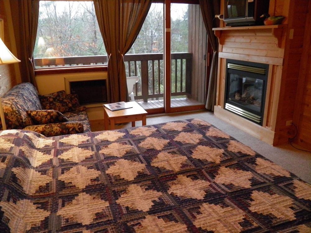 Westwind Inn on the Lake