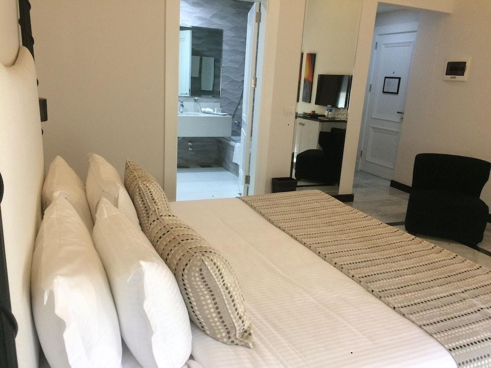 Cherry Blossom Boutique Hotel