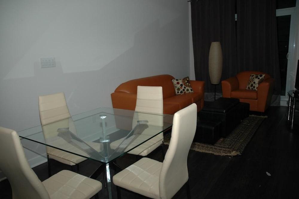 Living Suites Toronto Convention Centre