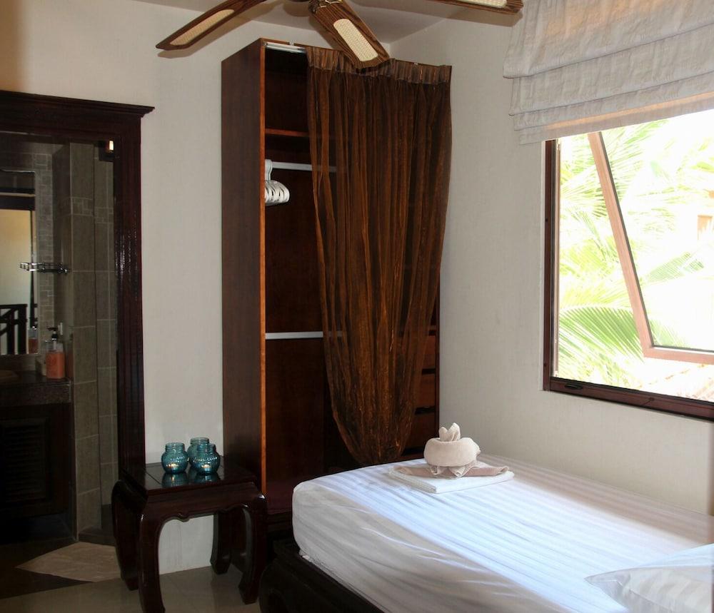 Sibaja Palms Sunset Beach Luxury Villa