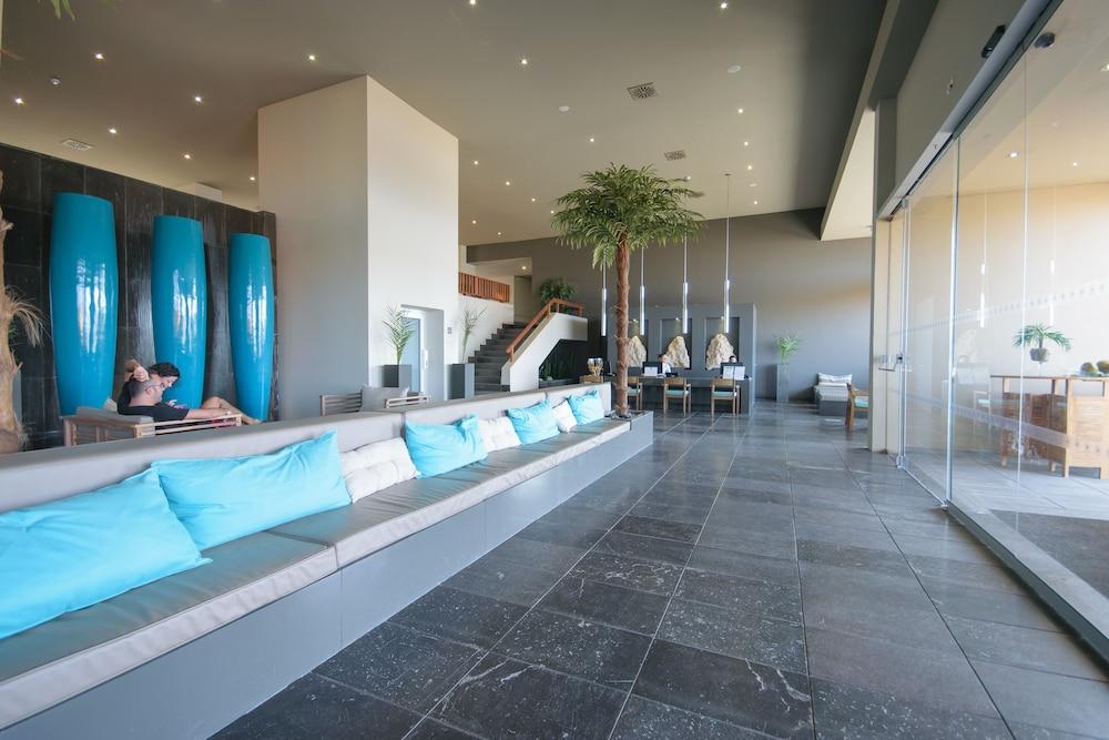 Hotel Oasis Salinas Sea