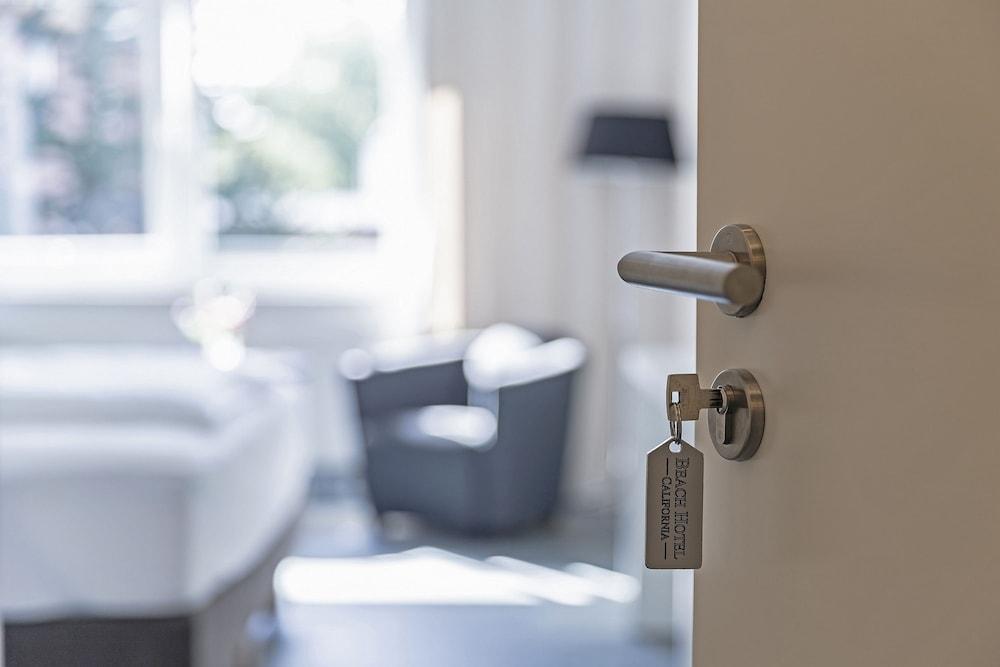 Beach Hotel California