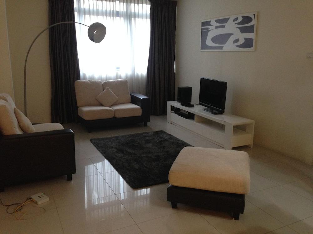 Luxury Service Suite At Taragon KL