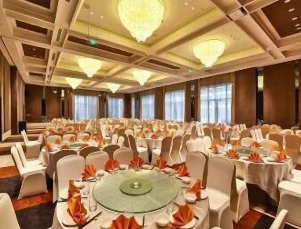 Ramada Encore Guanghan