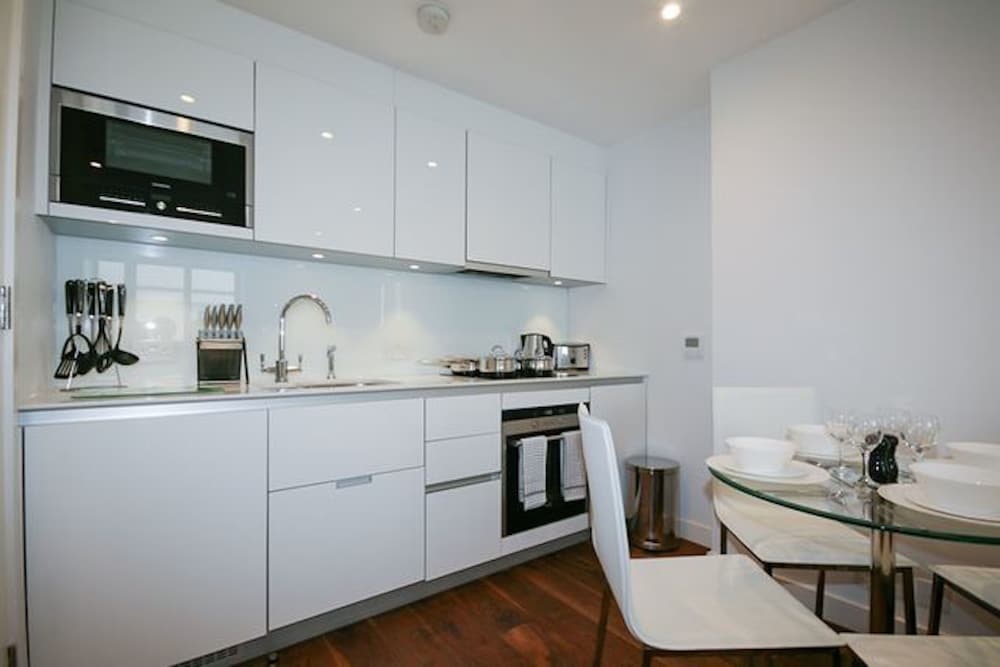 Oxford Street Apartments