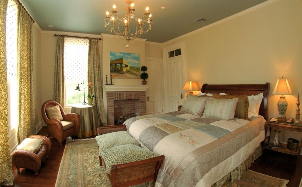 Jedediah Hawkins Inn