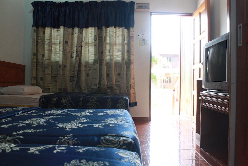 Purnama Beach Resort