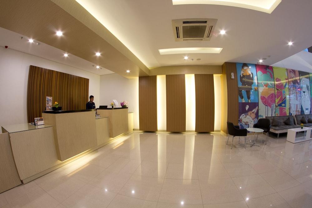 Hotel 88 Grogol by WH