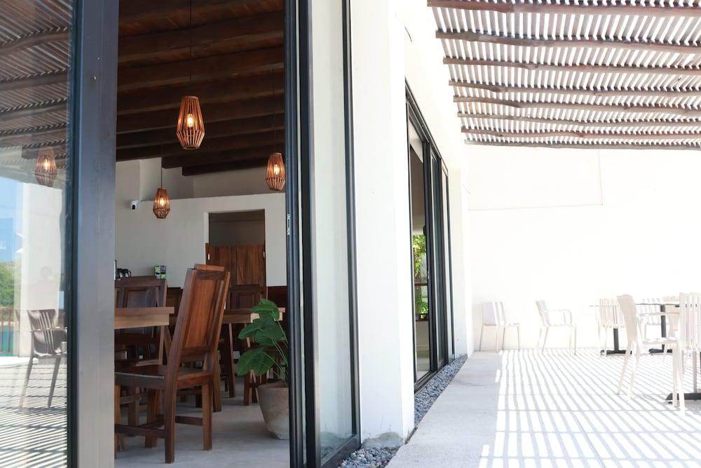 Hotel Barra de Navidad