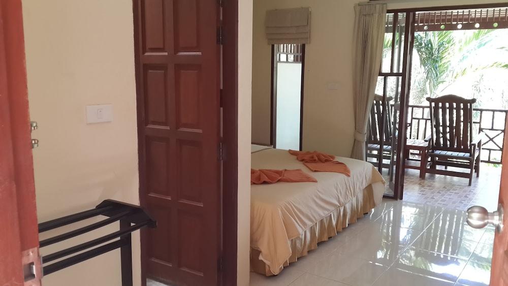 Rattana Guesthouse & Bungalow