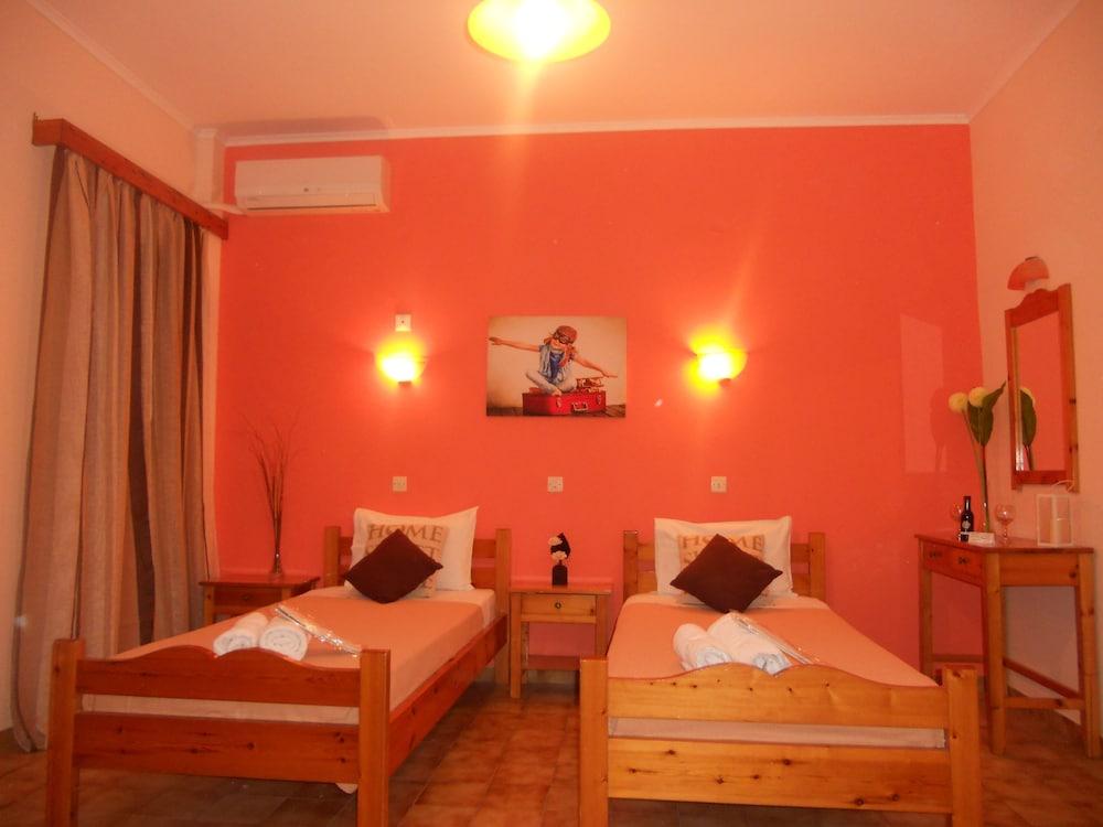 Elli Marina Studios & Apartments