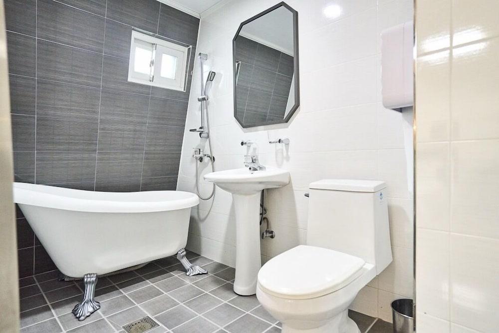 Ekonomy Hotel Incheon