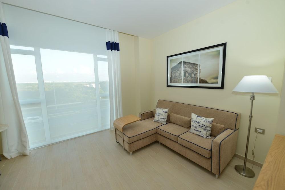 Four Points by Sheraton Cancun Centro