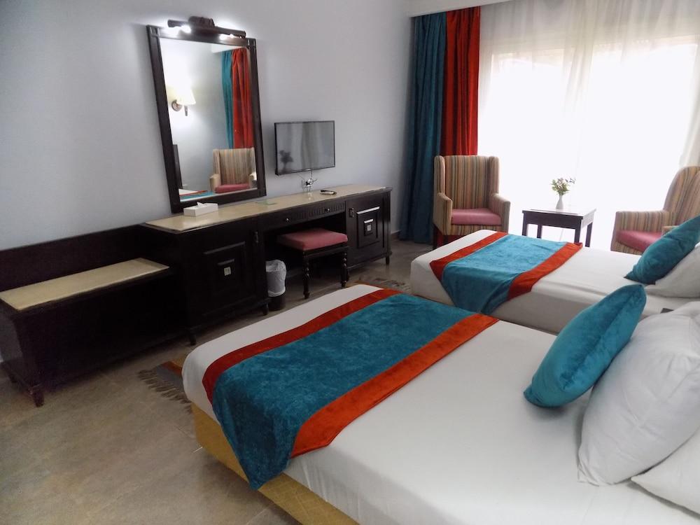 Turquoise Beach Hotel