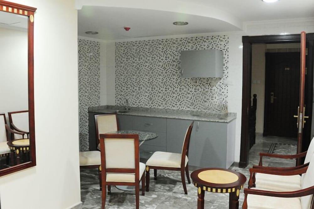 Pioneer Hotel Apartments