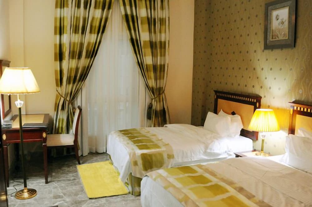 Pioneer Hotel Apartments