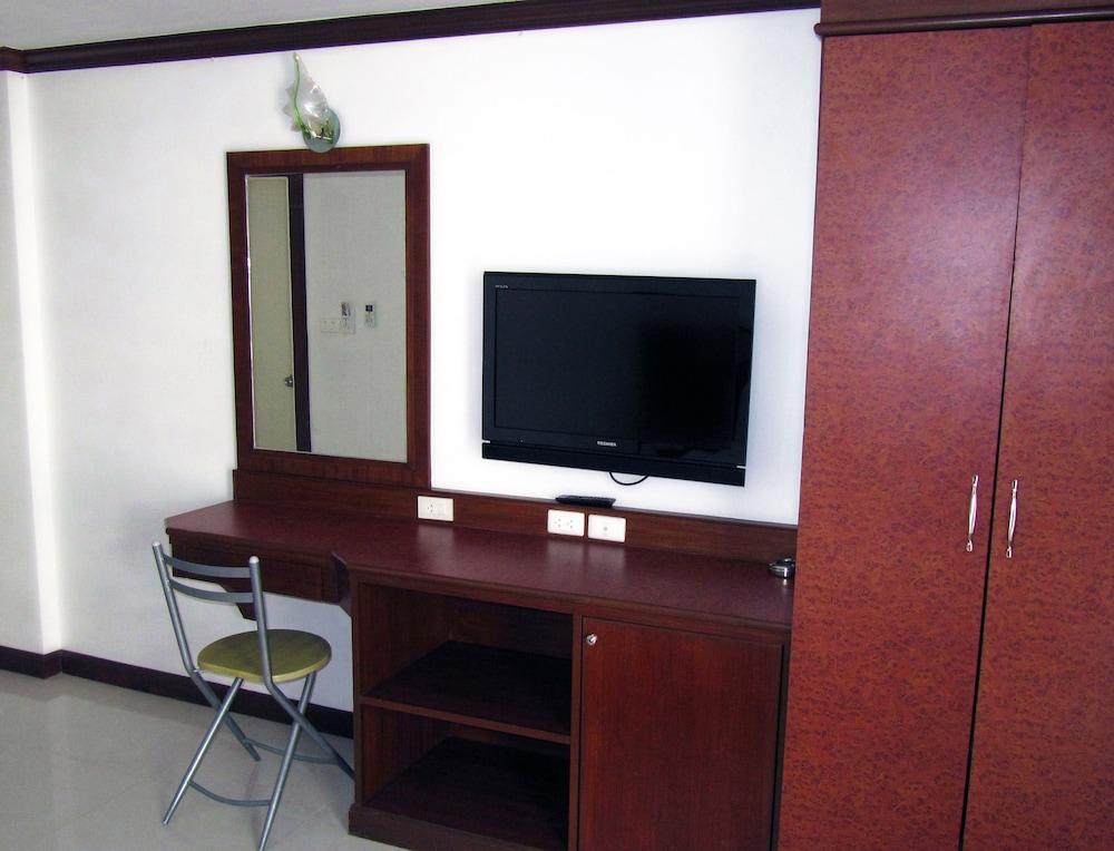 Nina's Guest House 2