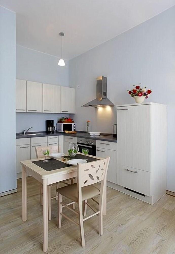 Remise & Westflügel Schloss Stolpe