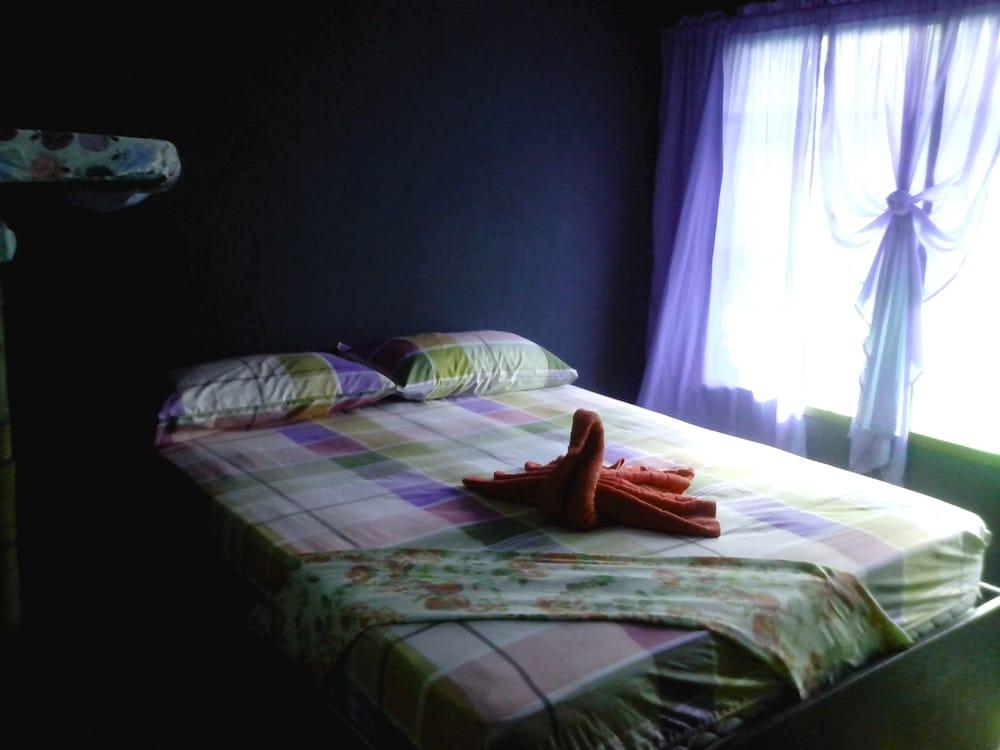 Friendship Budget Hostel