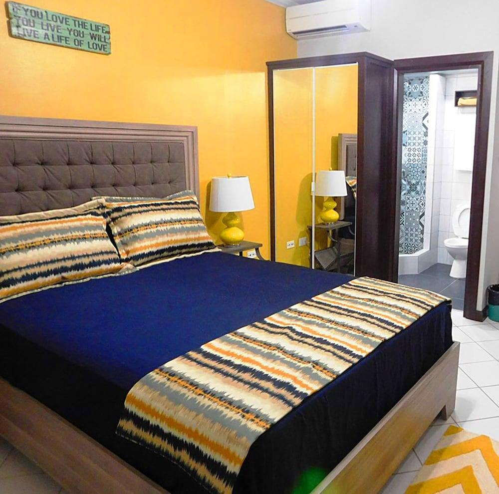 Coral Cove Marina Hotel