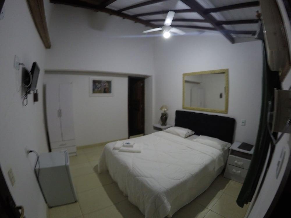 Pousada Ferradura Beach