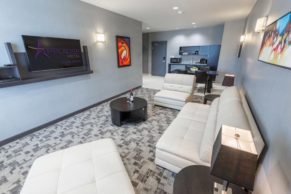 Applause Hotel by CLIQUE