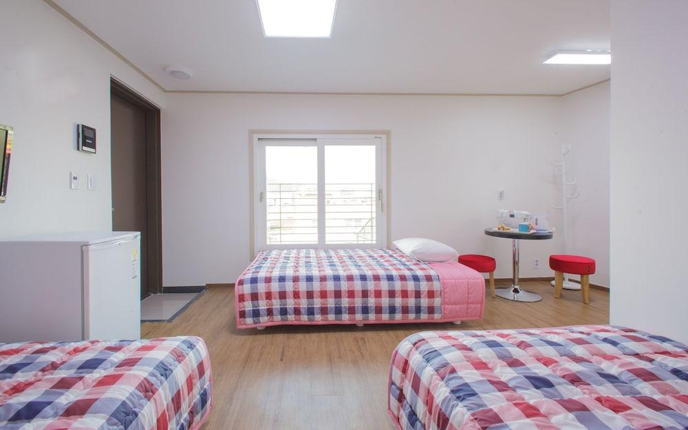 KW Hongdae Line Hostel