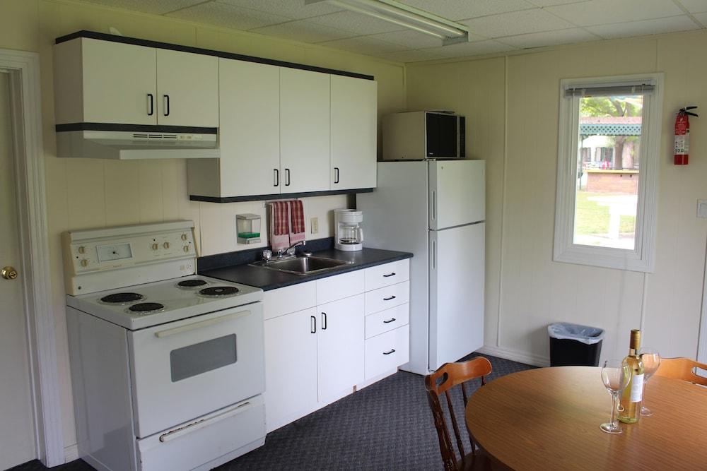 Kokanee Beach Resort Motel