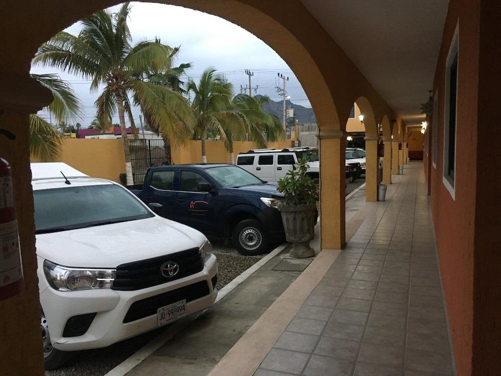 Hotel Plaza Los Arcos