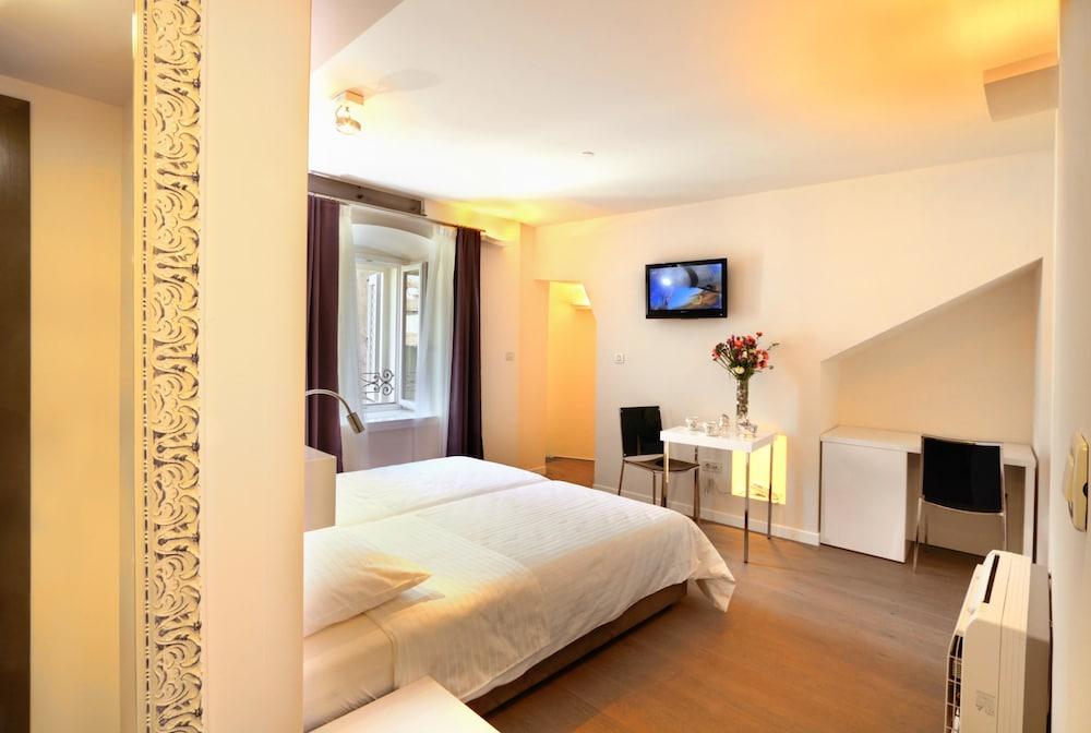 La Porta Luxury Rooms