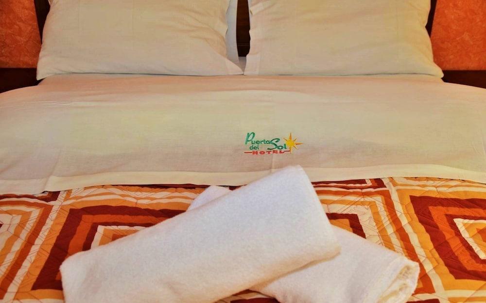 Puerta del Sol Hotel