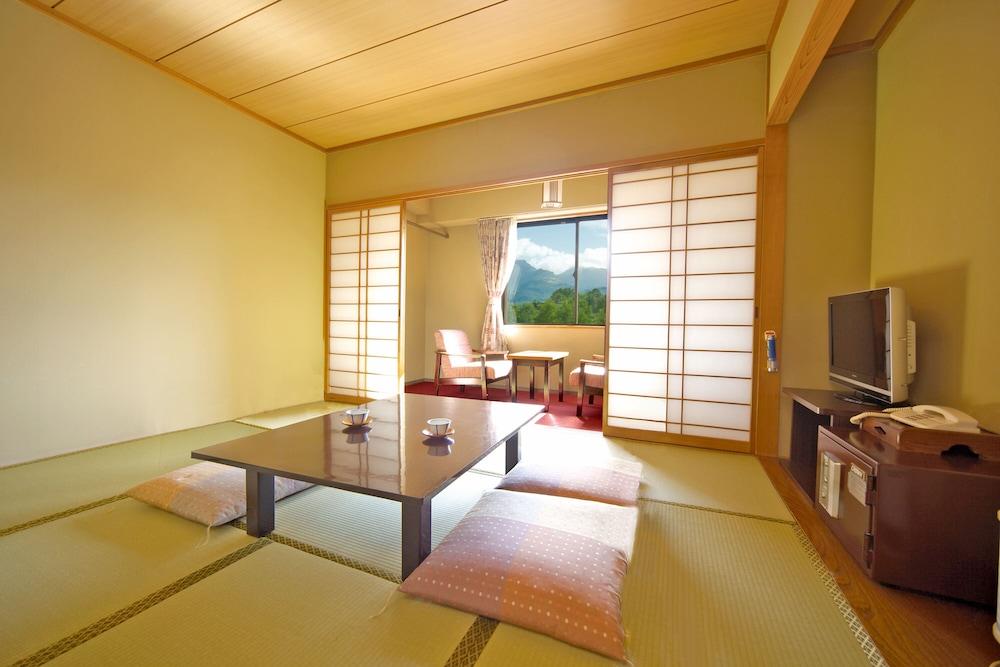 Mercure Urabandai Resort & Spa