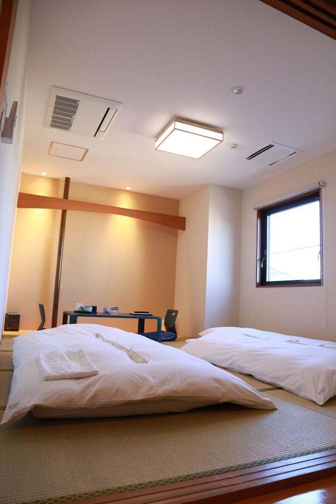 Hotel Crown Hills Arakawaoki (BBH Hotel Group)