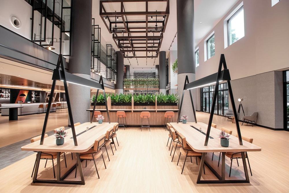 Resorts World Sentosa - Hotel Ora