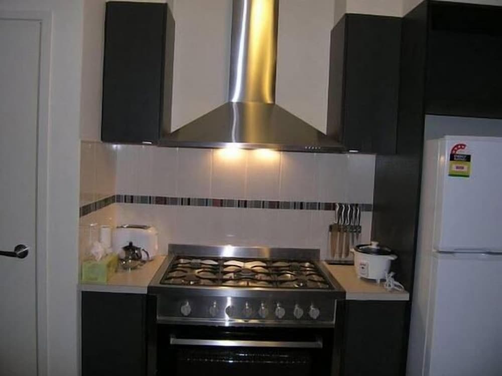 Insaa Serviced Apartments Dandenong