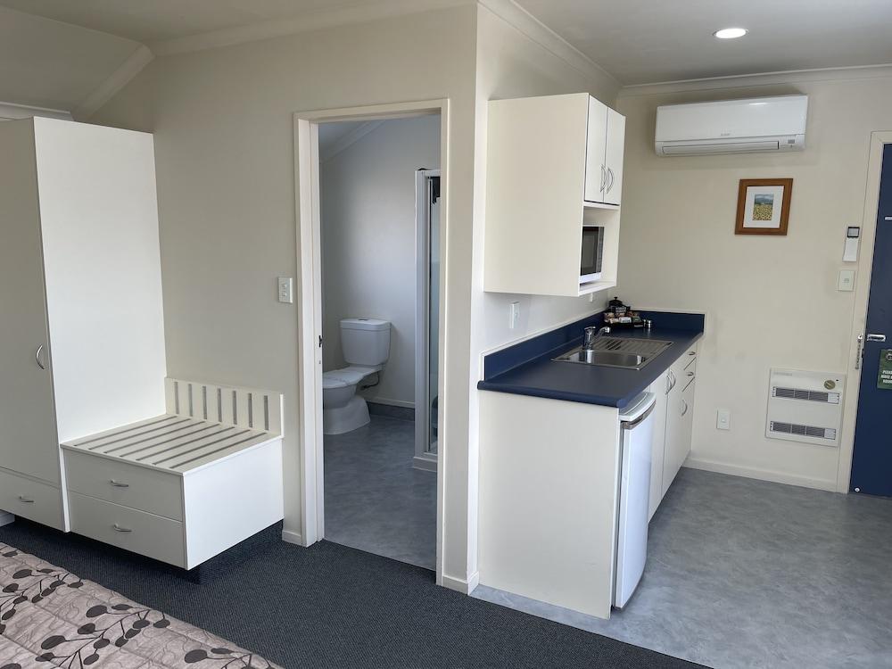 Bassingers Motor Lodge