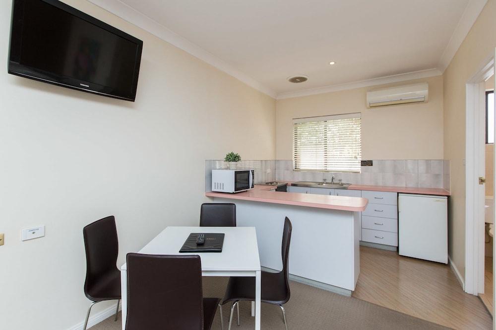 Lincoln Cottage Motor Inn