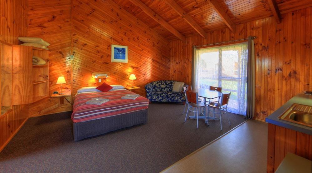 Low Head Tourist Park - Caravan Park