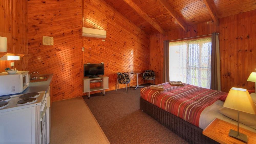 Low Head Tourist Park - Caravan Park