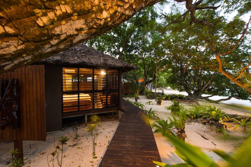 Barrier Beach Resort