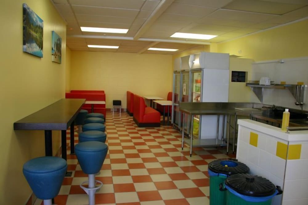 Silverfern Backpackers